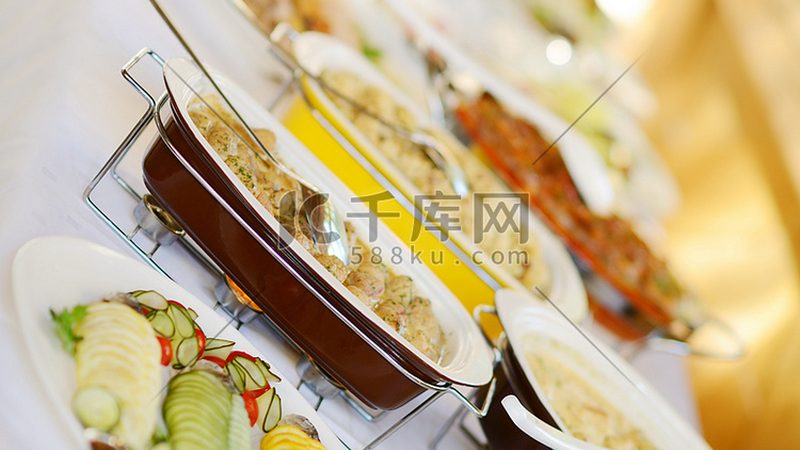 裱花甜品对奶油的要求较高，主要表现在以下几个方面：